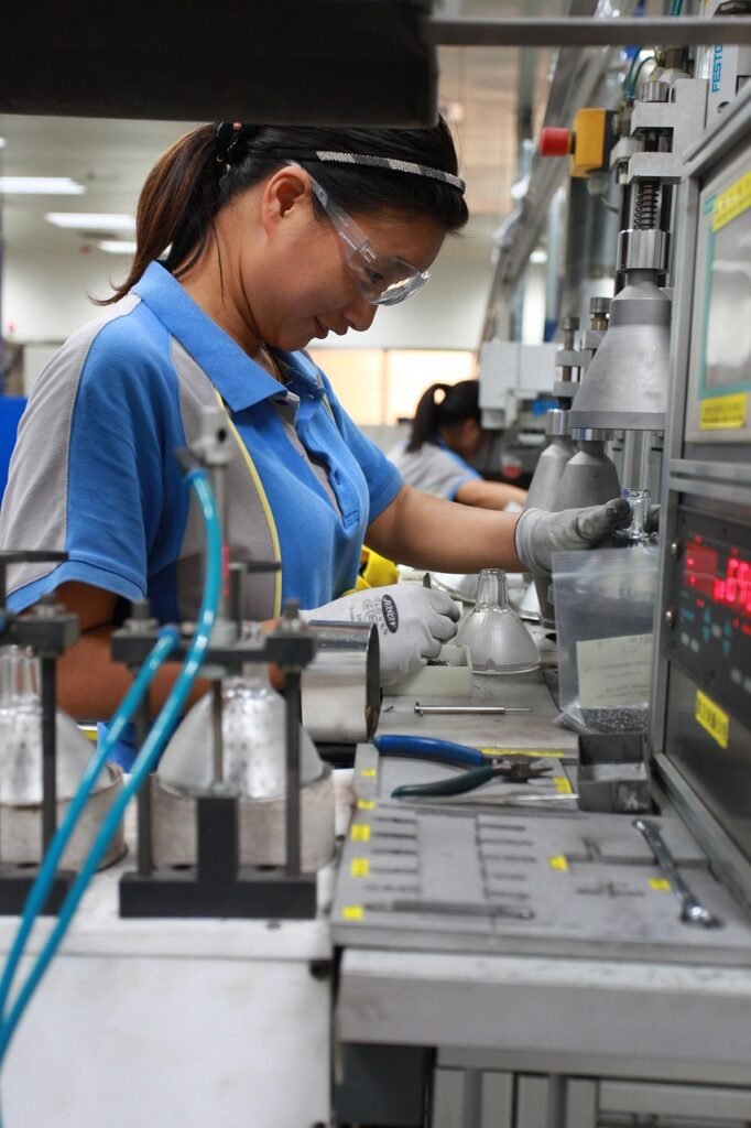 gcc91b71c77a20ceba83578663b7a102773ad7f3cd9c222fe6412f4c957325f401f37a78d5874ff40ff4bf91106cb8e13_1280-563802 factory, detect, operate, instrument, factory, factory, factory, factory, factory